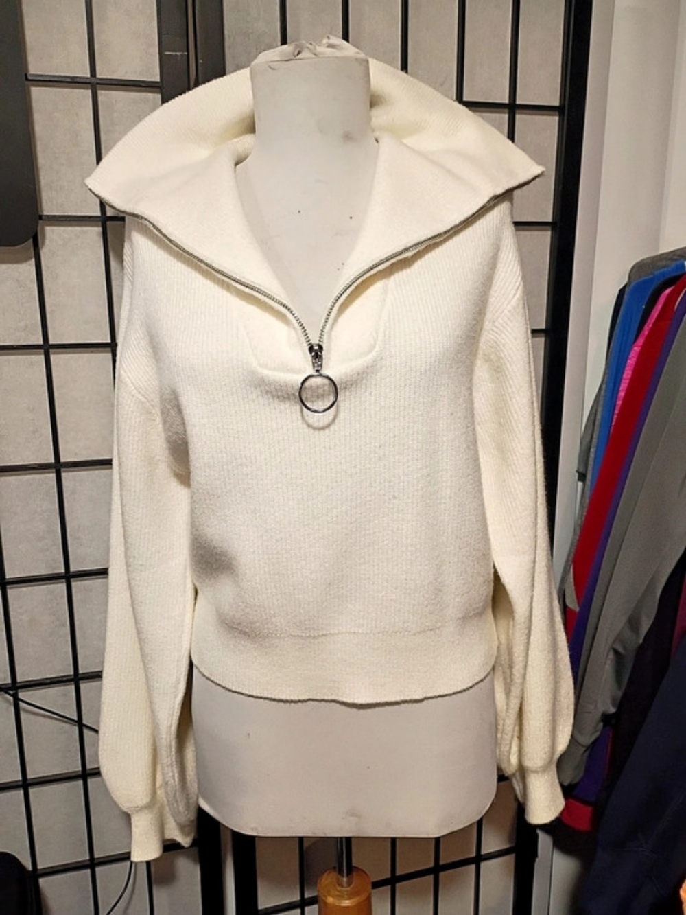 White,Chunky,Half-Zip,Cropped Sweater Can Be Worn Alone Or Over A Shirt